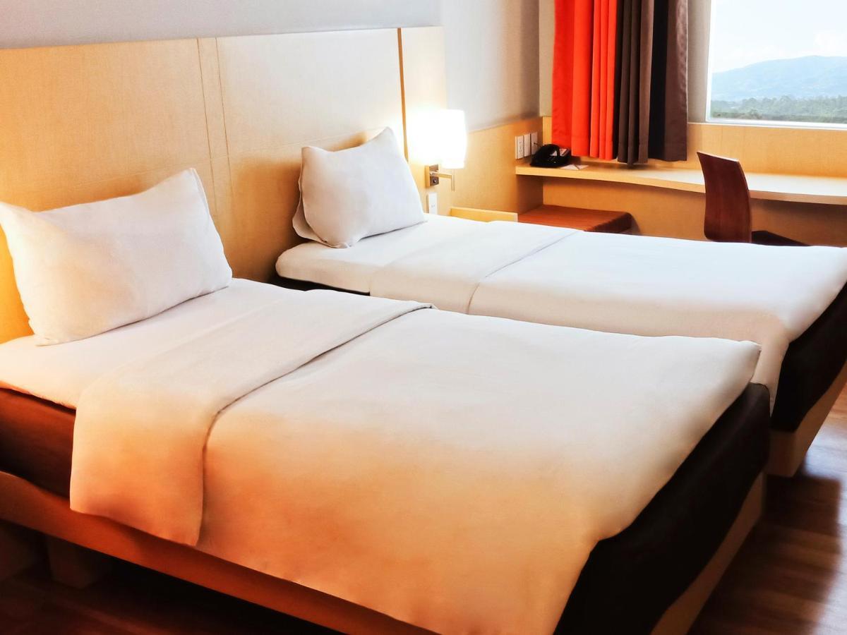 Ibis Padang Hotel Ngoại thất bức ảnh